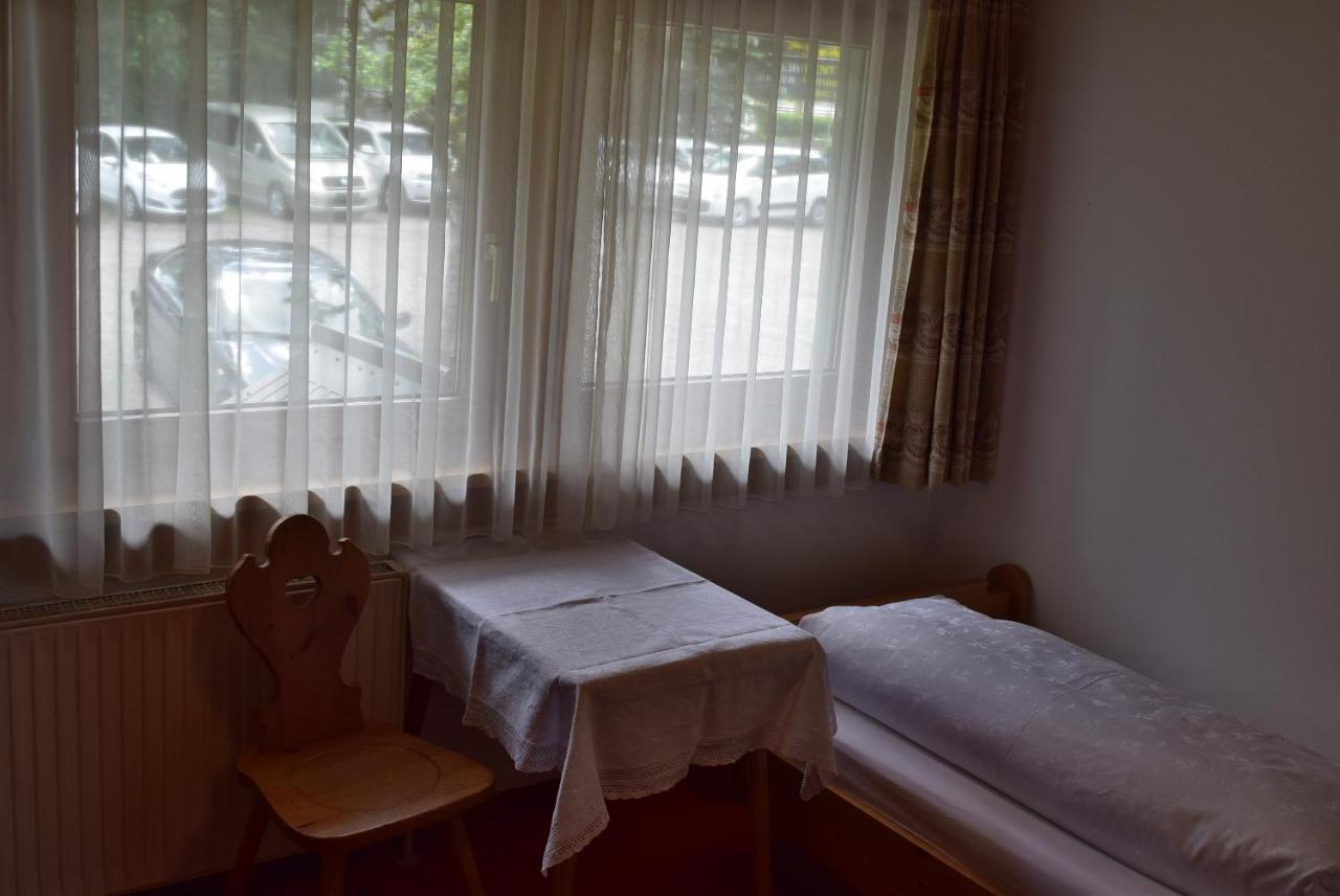 Bergsteiger-Zimmer Pension Obermair ไมย์อาโฮเฟิน ภายนอก รูปภาพ